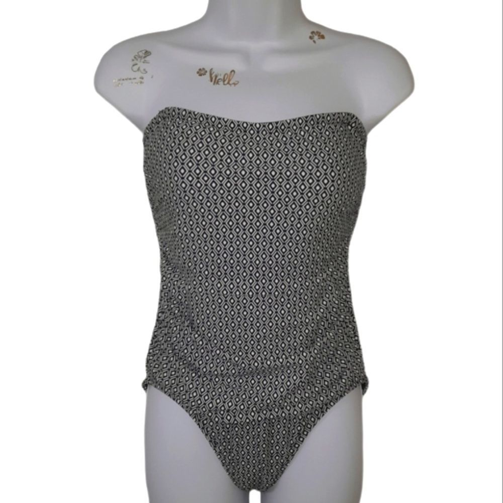 DKNY Black & White Diamond Pattern 1-Piece Swimsuit